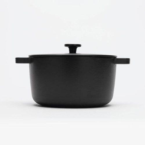 CraneCookwareC1CastIronCasseroleSideView